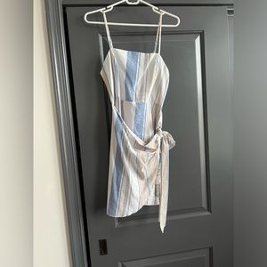 VICI - front tie, mini dress